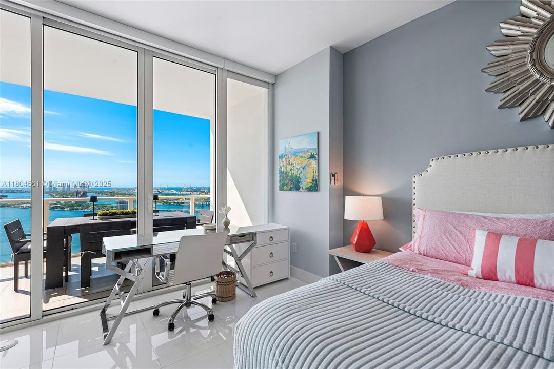 Недавно продано: $975,000 (2 спален, 2 ванн, 1147 Квадратных фут)