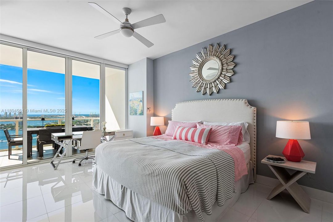 Недавно продано: $975,000 (2 спален, 2 ванн, 1147 Квадратных фут)