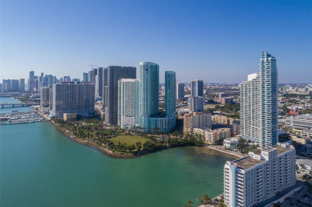 Недавно продано: $975,000 (2 спален, 2 ванн, 1147 Квадратных фут)