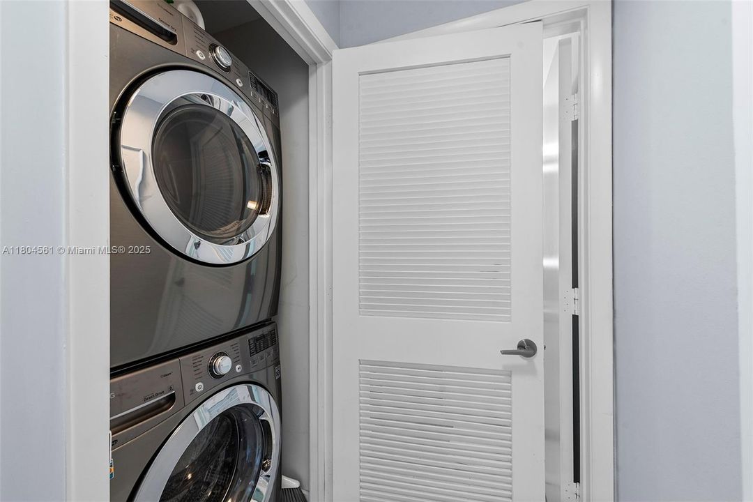 Недавно продано: $975,000 (2 спален, 2 ванн, 1147 Квадратных фут)