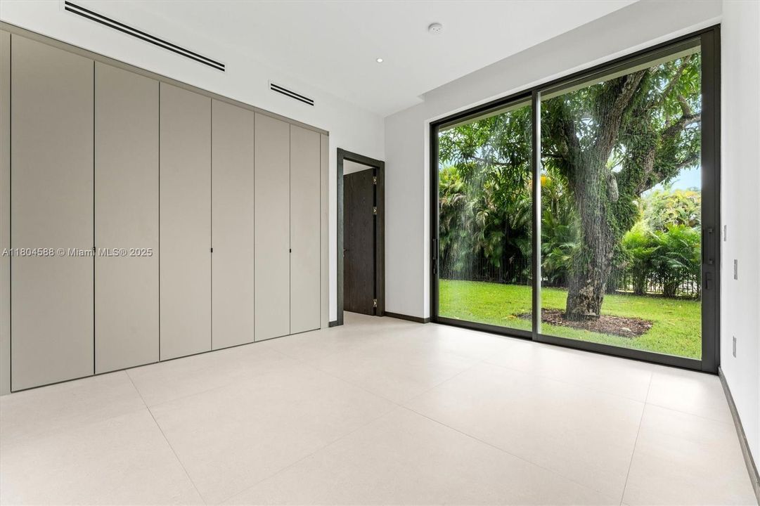 Недавно арендовано: $28,000 (7 спален, 7 ванн, 5735 Квадратных фут)