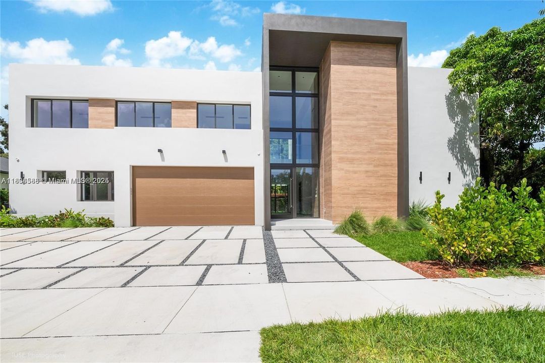 Недавно арендовано: $28,000 (7 спален, 7 ванн, 5735 Квадратных фут)