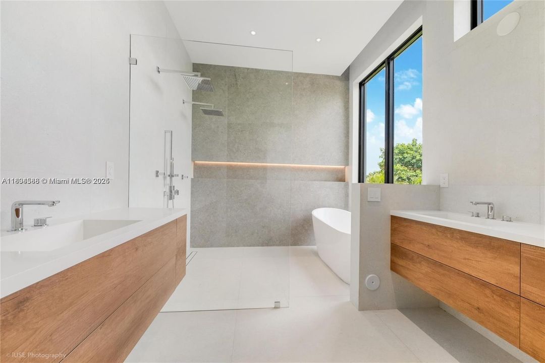 Недавно арендовано: $28,000 (7 спален, 7 ванн, 5735 Квадратных фут)