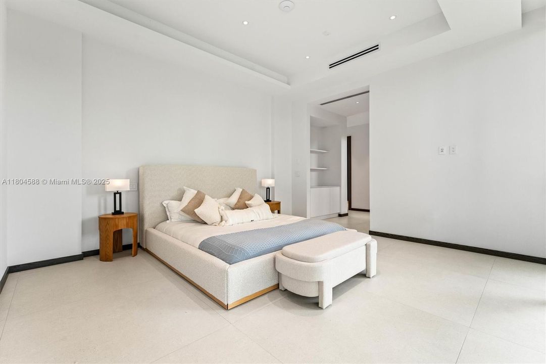 Недавно арендовано: $28,000 (7 спален, 7 ванн, 5735 Квадратных фут)