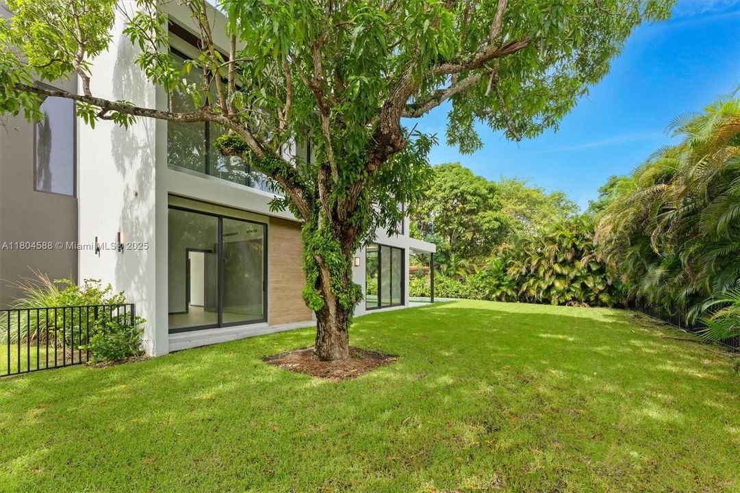 Недавно арендовано: $28,000 (7 спален, 7 ванн, 5735 Квадратных фут)