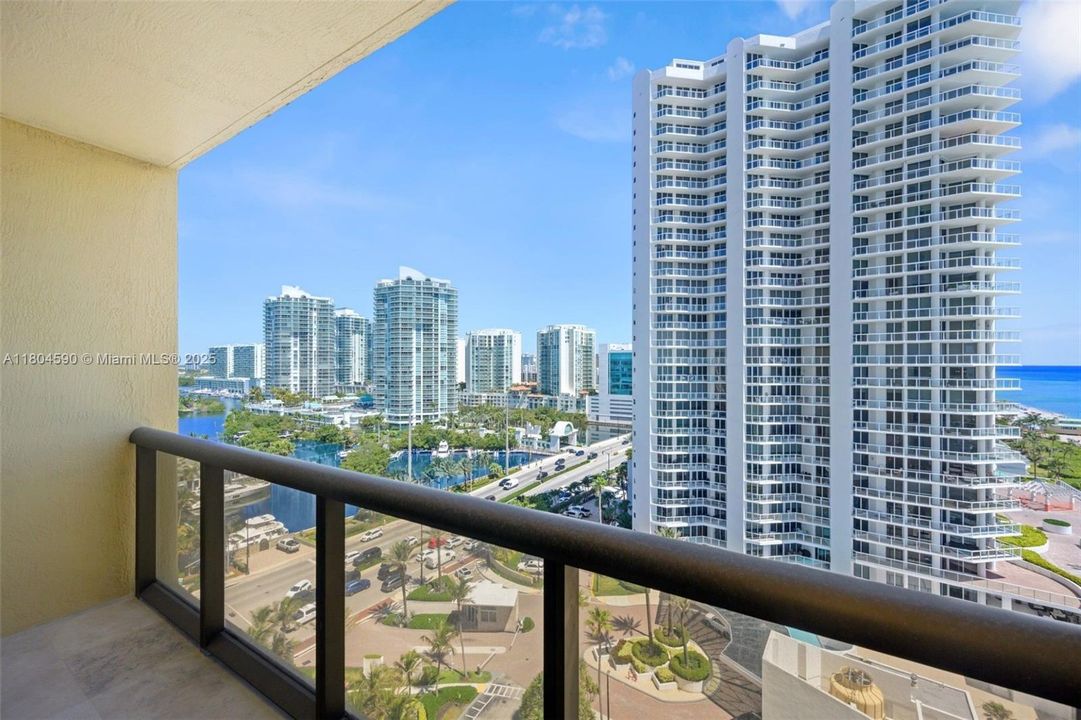 На продажу: $1,095,000 (2 спален, 2 ванн, 1798 Квадратных фут)