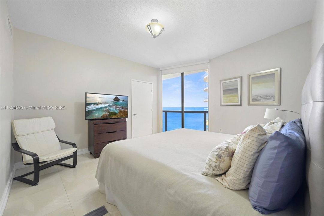 На продажу: $1,095,000 (2 спален, 2 ванн, 1798 Квадратных фут)