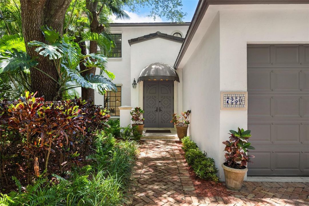 En Venta: $3,445,000 (5 camas, 4 baños, 3703 Pies cuadrados)