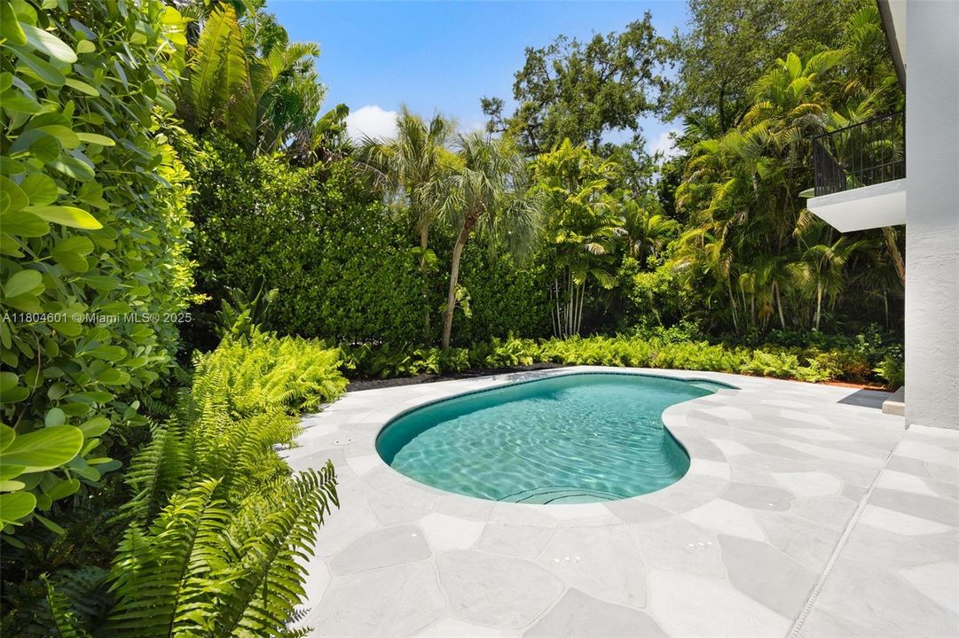 En Venta: $3,445,000 (5 camas, 4 baños, 3703 Pies cuadrados)