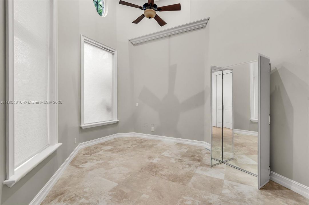 Active With Contract: $2,300,000 (5 beds, 6 baths, 4452 Square Feet)