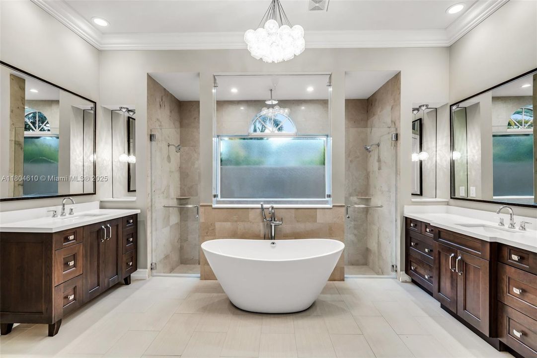 Active With Contract: $2,300,000 (5 beds, 6 baths, 4452 Square Feet)