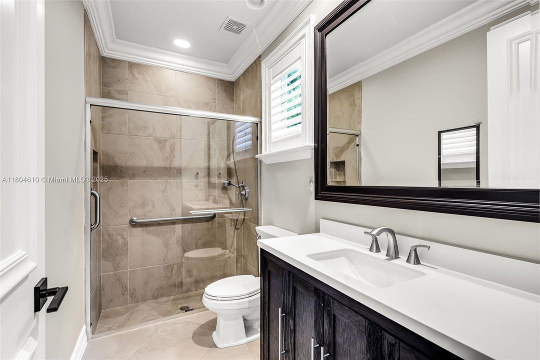 Active With Contract: $2,300,000 (5 beds, 6 baths, 4452 Square Feet)