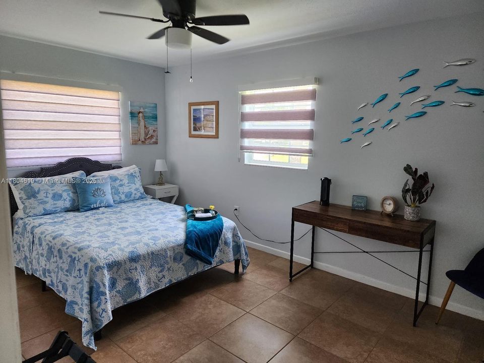 На продажу: $245,000 (2 спален, 2 ванн, 973 Квадратных фут)