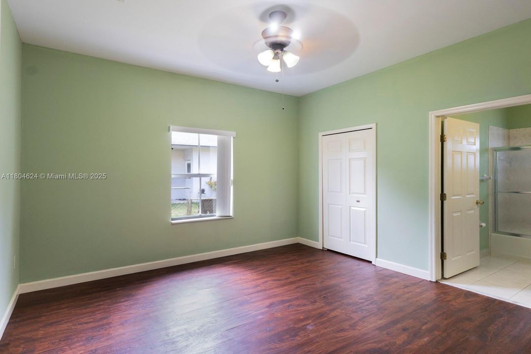 Vendido Recientemente: $550,000 (2 camas, 2 baños, 1261 Pies cuadrados)