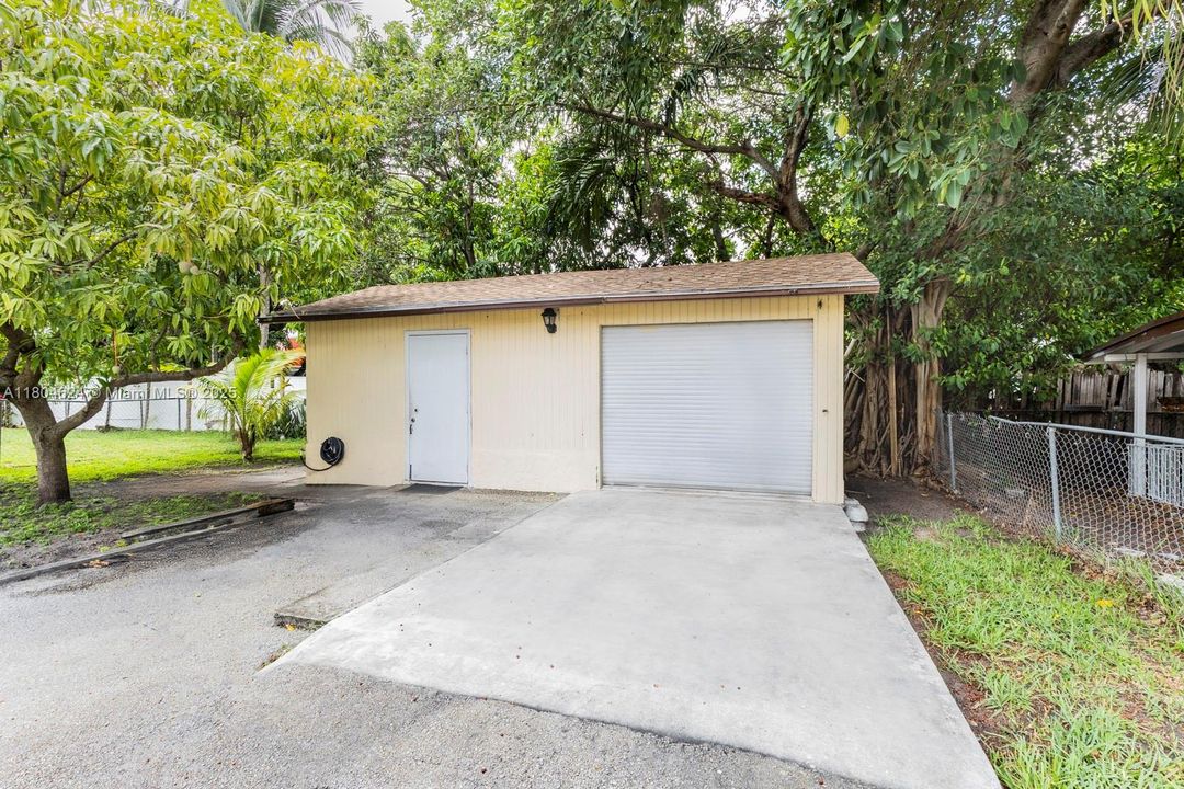 Vendido Recientemente: $550,000 (2 camas, 2 baños, 1261 Pies cuadrados)