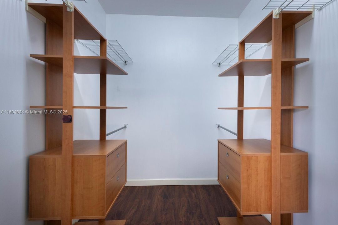 Vendido Recientemente: $550,000 (2 camas, 2 baños, 1261 Pies cuadrados)