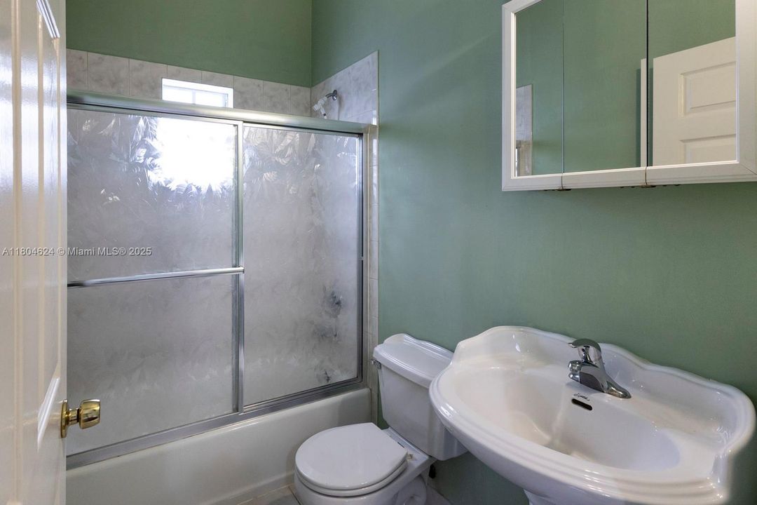 Vendido Recientemente: $550,000 (2 camas, 2 baños, 1261 Pies cuadrados)