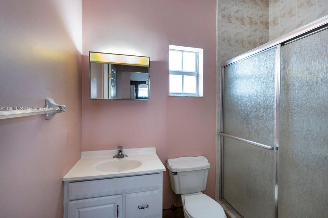 Vendido Recientemente: $550,000 (2 camas, 2 baños, 1261 Pies cuadrados)