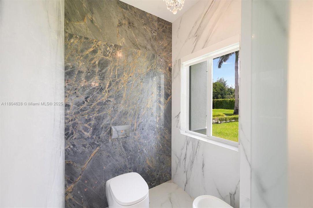 На продажу: $3,625,000 (5 спален, 4 ванн, 3854 Квадратных фут)