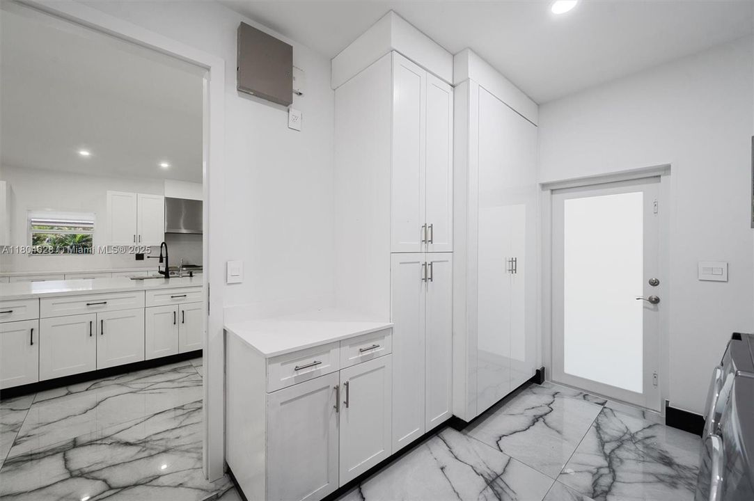 На продажу: $3,625,000 (5 спален, 4 ванн, 3854 Квадратных фут)