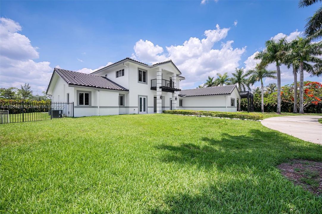 На продажу: $3,625,000 (5 спален, 4 ванн, 3854 Квадратных фут)