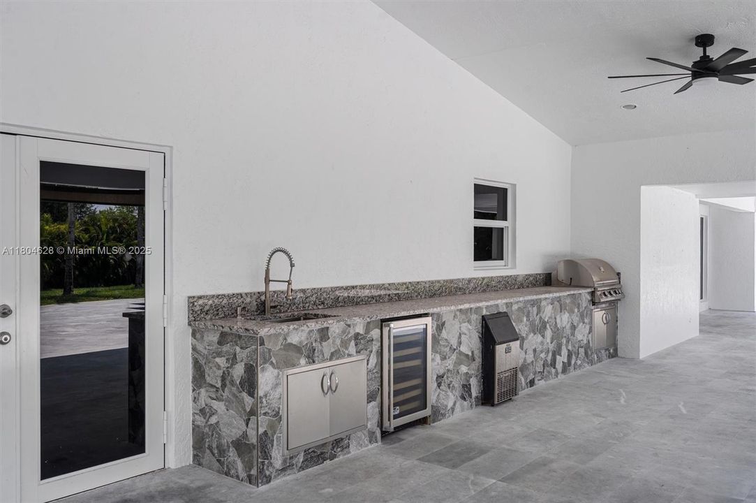 На продажу: $3,625,000 (5 спален, 4 ванн, 3854 Квадратных фут)