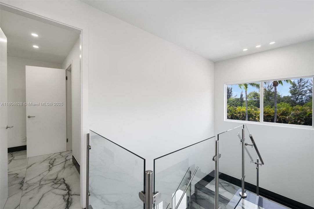 На продажу: $3,625,000 (5 спален, 4 ванн, 3854 Квадратных фут)