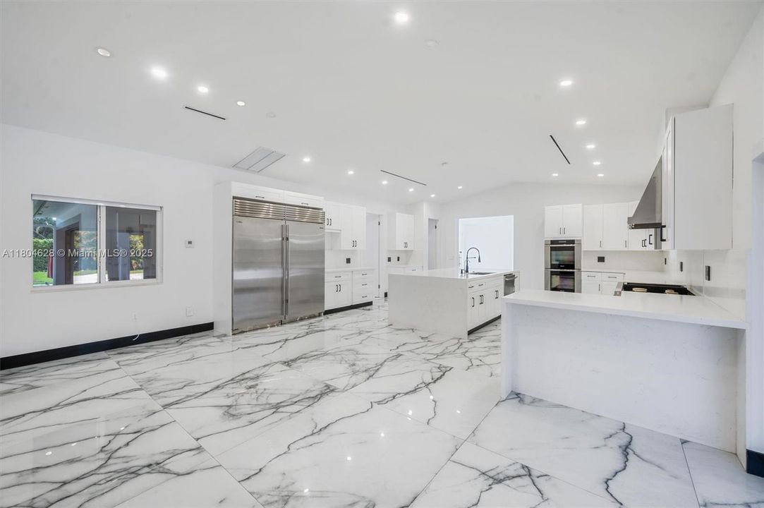 На продажу: $3,625,000 (5 спален, 4 ванн, 3854 Квадратных фут)