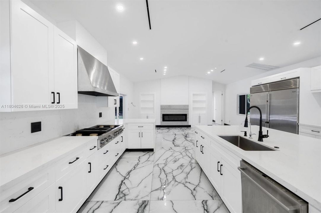 На продажу: $3,625,000 (5 спален, 4 ванн, 3854 Квадратных фут)