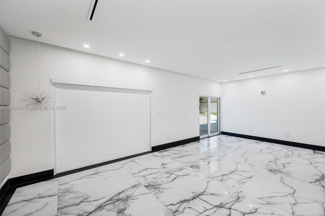 На продажу: $3,625,000 (5 спален, 4 ванн, 3854 Квадратных фут)