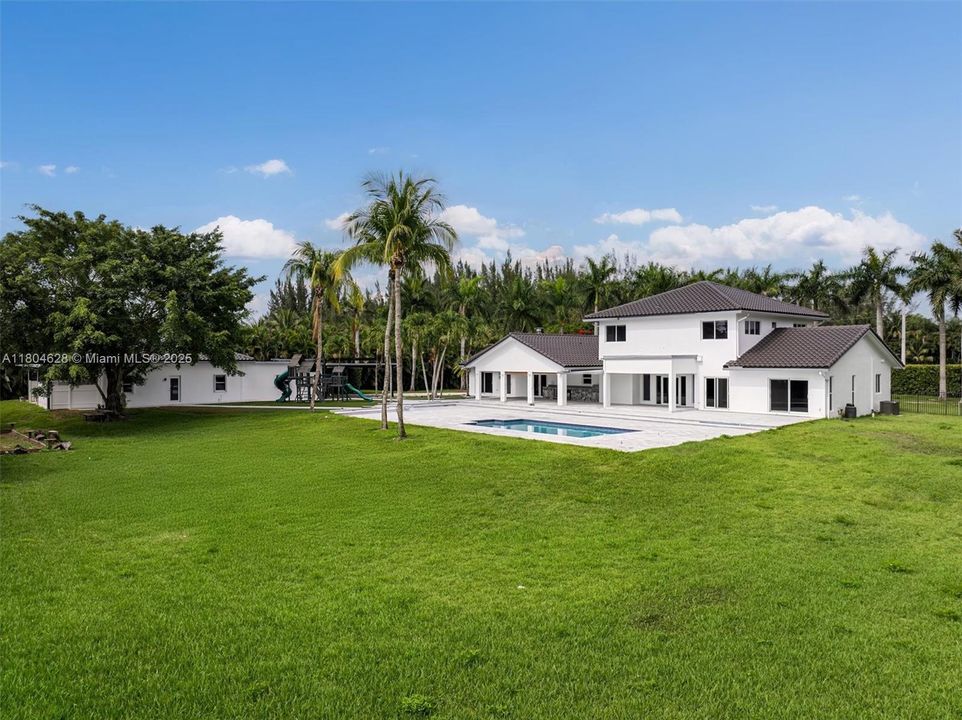 На продажу: $3,625,000 (5 спален, 4 ванн, 3854 Квадратных фут)