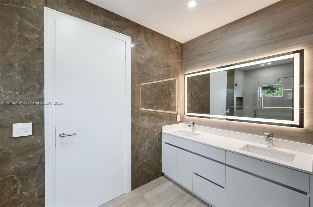 На продажу: $3,625,000 (5 спален, 4 ванн, 3854 Квадратных фут)