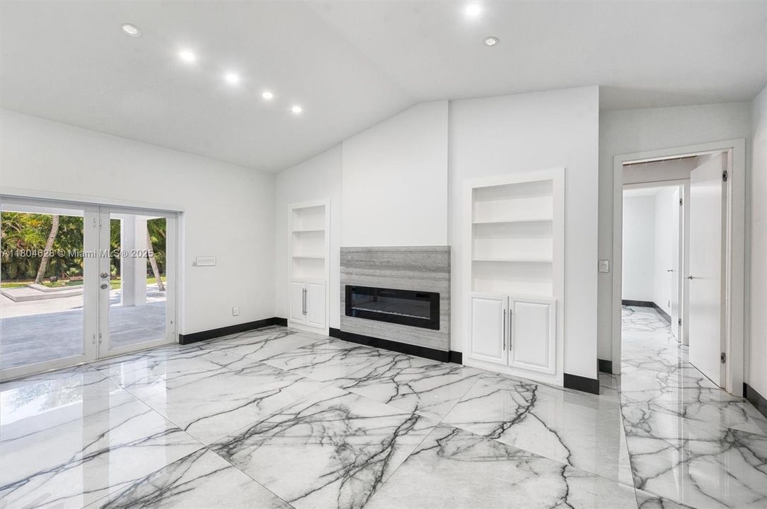 На продажу: $3,625,000 (5 спален, 4 ванн, 3854 Квадратных фут)