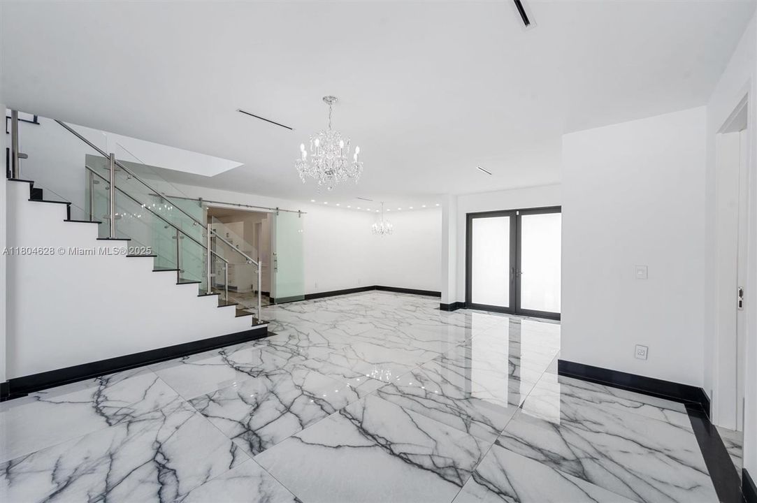 На продажу: $3,625,000 (5 спален, 4 ванн, 3854 Квадратных фут)