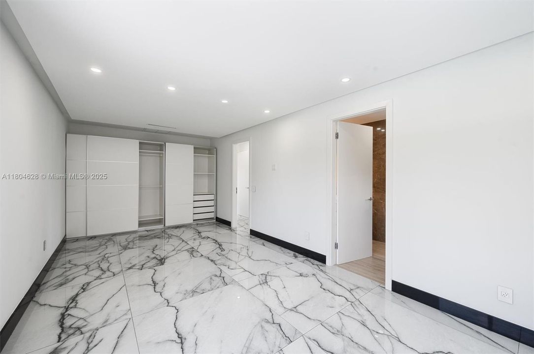 На продажу: $3,625,000 (5 спален, 4 ванн, 3854 Квадратных фут)