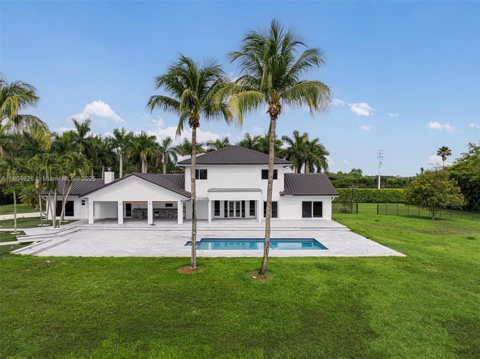 На продажу: $3,625,000 (5 спален, 4 ванн, 3854 Квадратных фут)