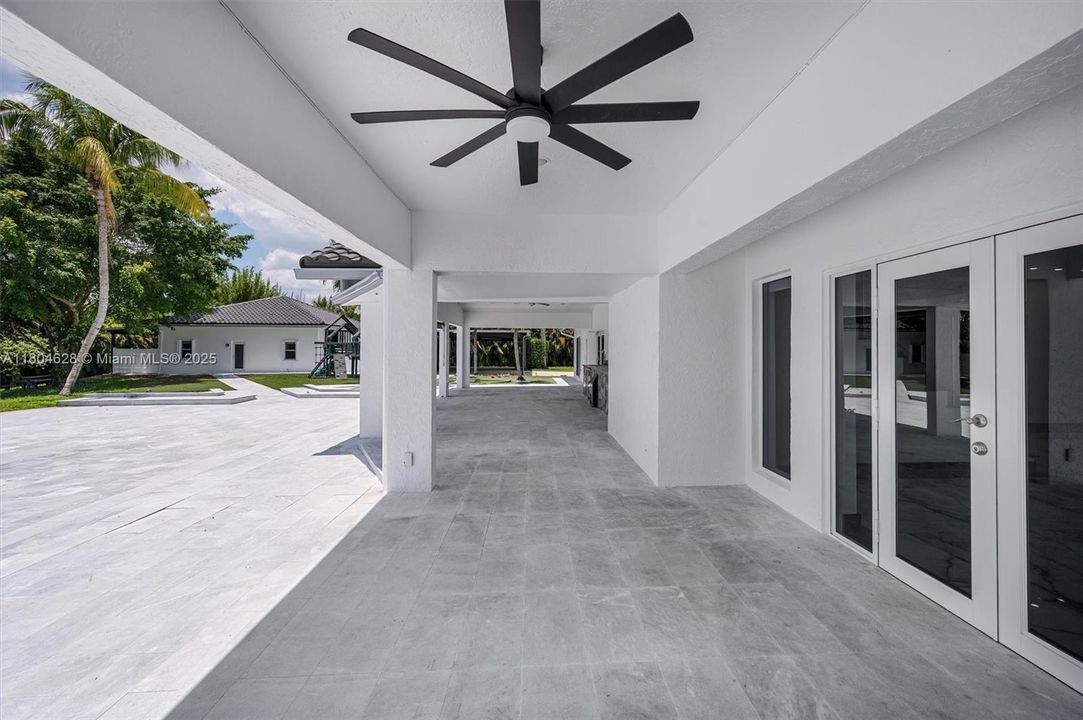 На продажу: $3,625,000 (5 спален, 4 ванн, 3854 Квадратных фут)