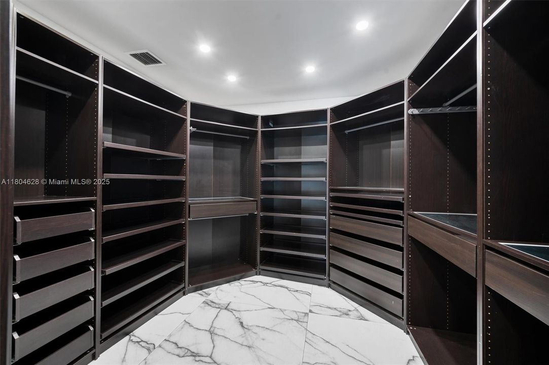 На продажу: $3,625,000 (5 спален, 4 ванн, 3854 Квадратных фут)