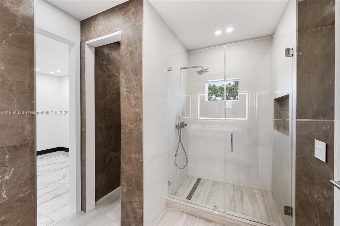 На продажу: $3,625,000 (5 спален, 4 ванн, 3854 Квадратных фут)