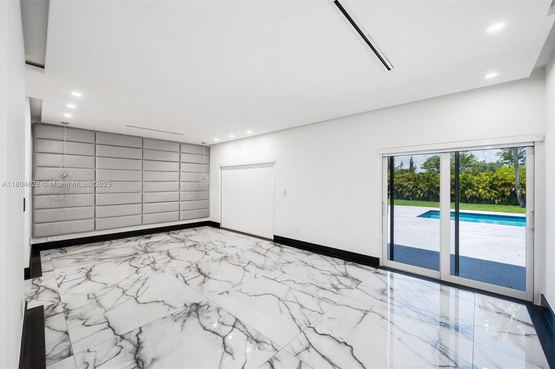 На продажу: $3,625,000 (5 спален, 4 ванн, 3854 Квадратных фут)