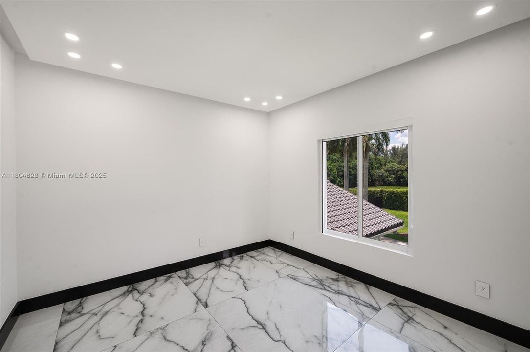 На продажу: $3,625,000 (5 спален, 4 ванн, 3854 Квадратных фут)