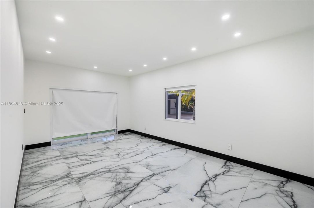 На продажу: $3,625,000 (5 спален, 4 ванн, 3854 Квадратных фут)