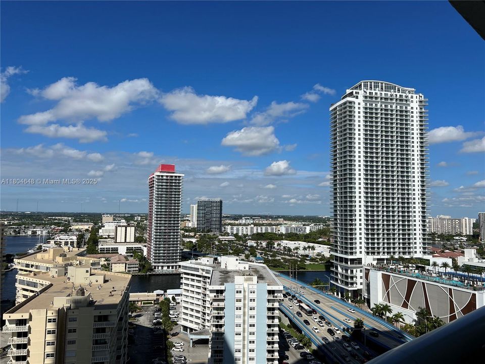 На продажу: $730,000 (2 спален, 1 ванн, 1086 Квадратных фут)