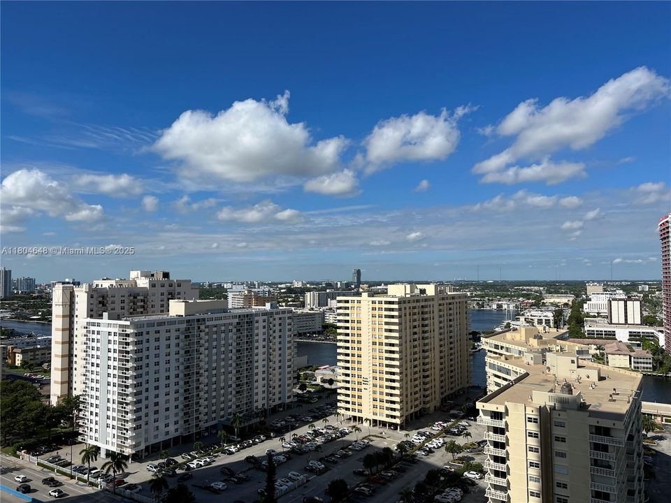 На продажу: $730,000 (2 спален, 1 ванн, 1086 Квадратных фут)