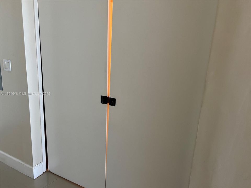 На продажу: $730,000 (2 спален, 1 ванн, 1086 Квадратных фут)