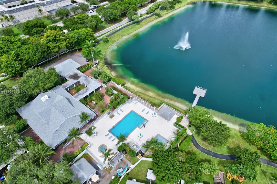 Recently Sold: $495,000 (3 beds, 2 baths, 1734 Square Feet)