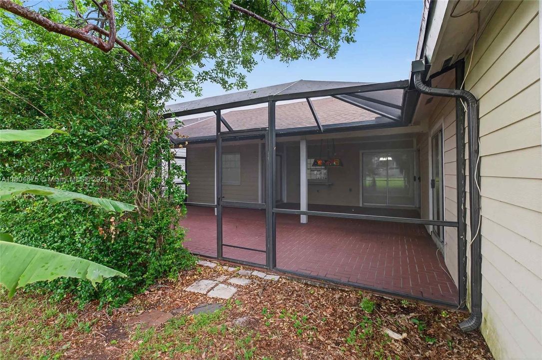 Recently Sold: $495,000 (3 beds, 2 baths, 1734 Square Feet)