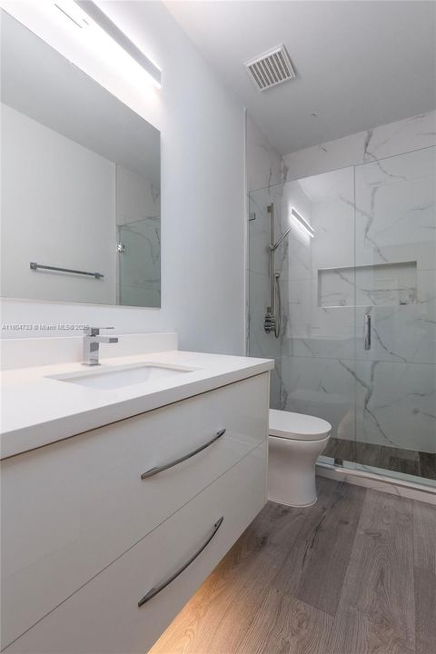 Recently Sold: $899,000 (4 beds, 4 baths, 2684 Square Feet)