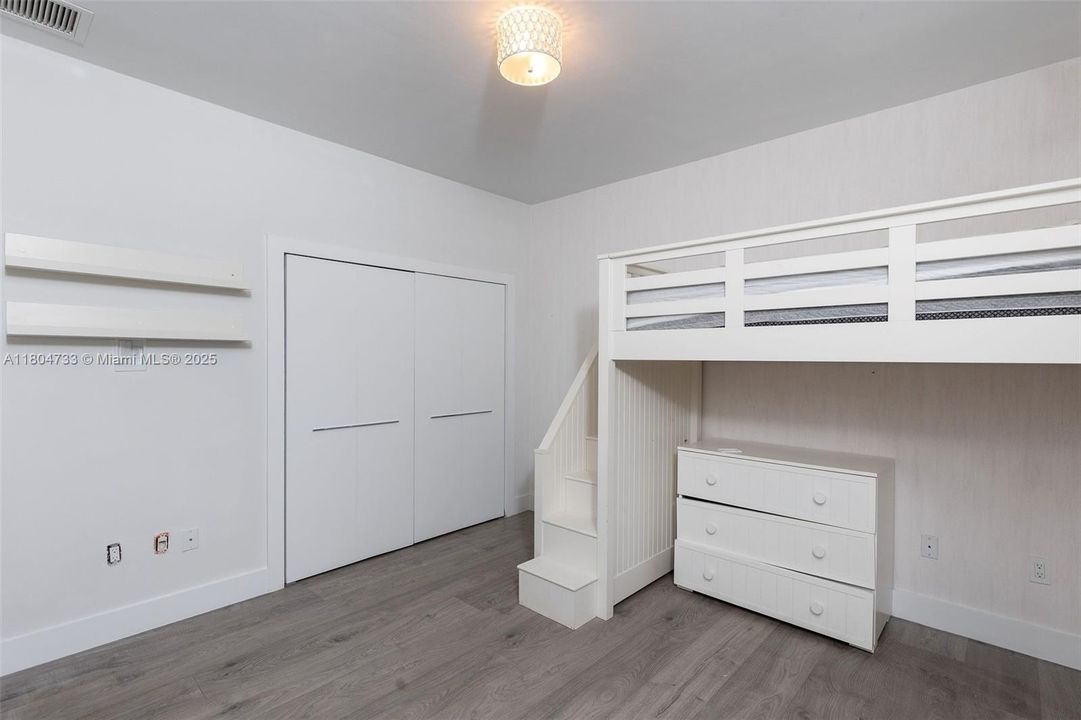 Recently Sold: $899,000 (4 beds, 4 baths, 2684 Square Feet)