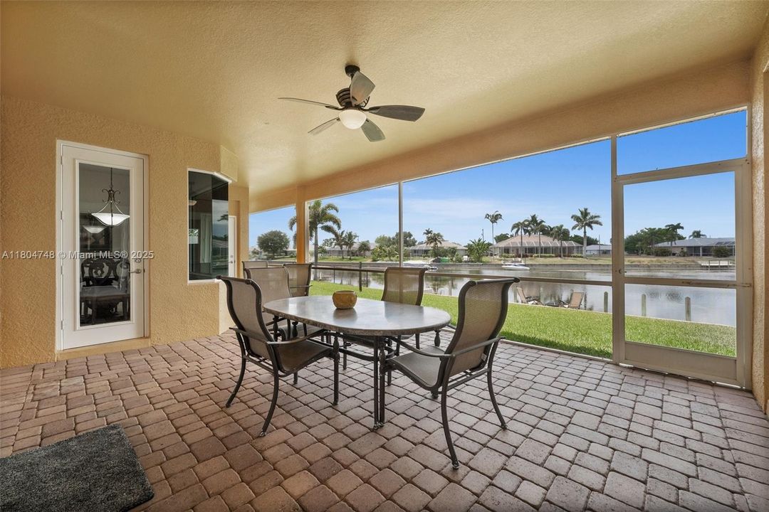 Large Covered Screened Lanai with Pavers